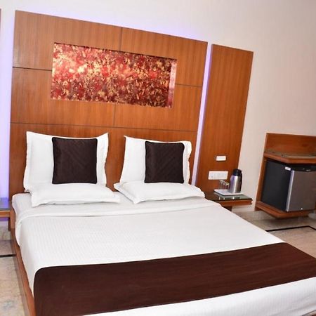 Hotel Basera Brij Bhoomi Vrindāvan Dış mekan fotoğraf