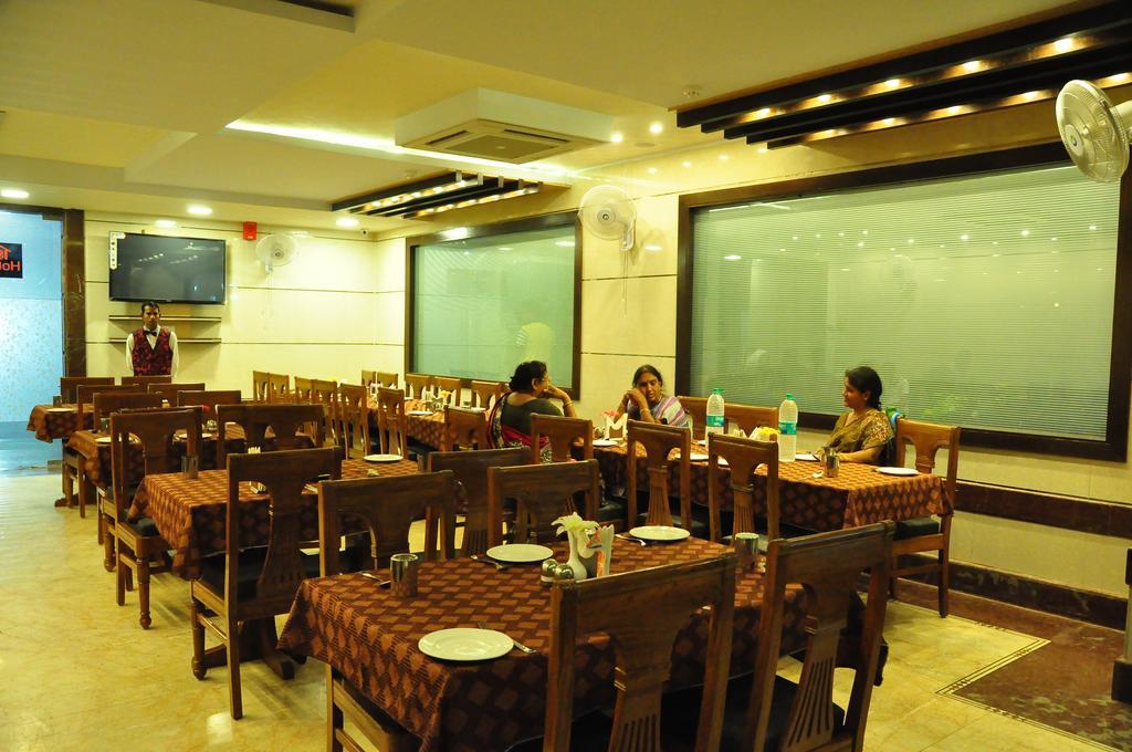 Hotel Basera Brij Bhoomi Vrindāvan Dış mekan fotoğraf