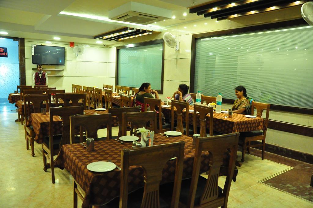 Hotel Basera Brij Bhoomi Vrindāvan Dış mekan fotoğraf
